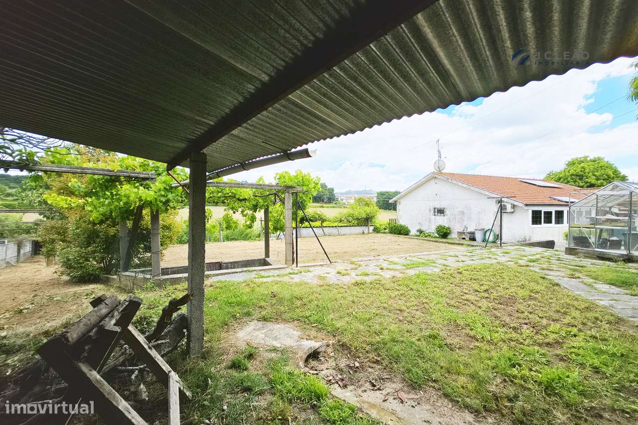 Quinta T4 com 3.670 m² de Terreno em Bitarães, Paredes-57