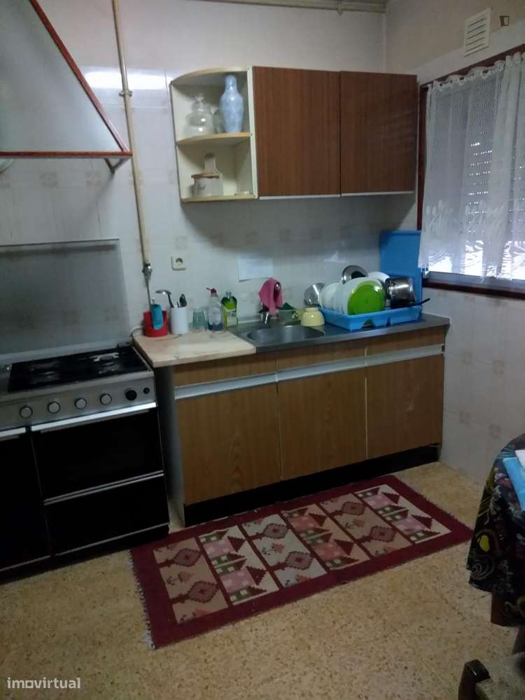 Quarto - localizado em Alto de São João Coimbra - Grande imagem: 4/10