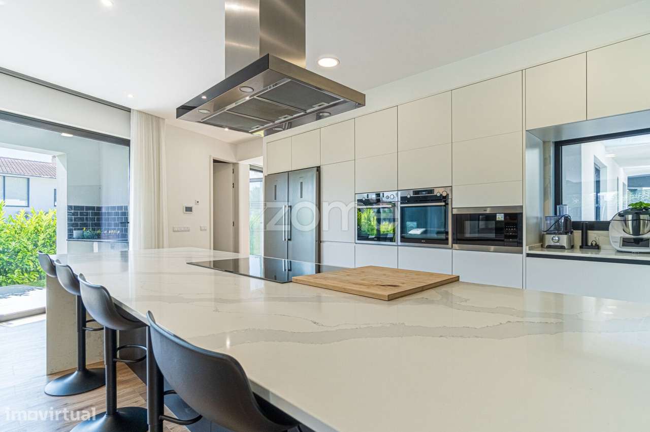 Viva com Elegância: Moradia T4 Térrea Isolada com Acabamentos Premi... - Grande imagem: 5/58