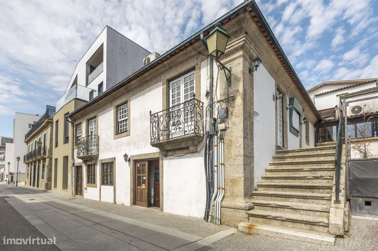 Predio P Investimento Centro De Lousada Com Rendimento E Potencial