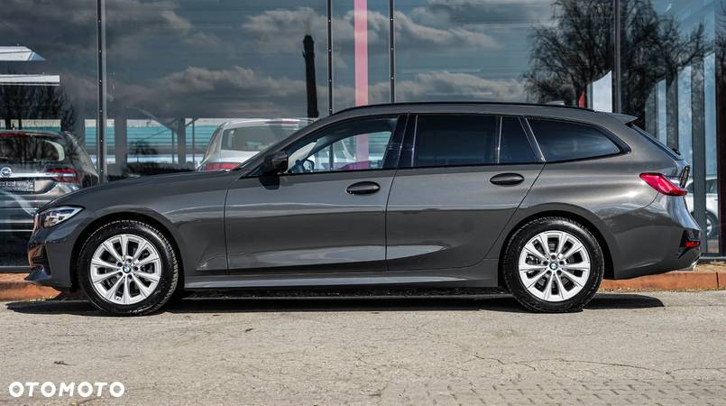 BMW Seria 3 318d MHEV Sport Line - 18