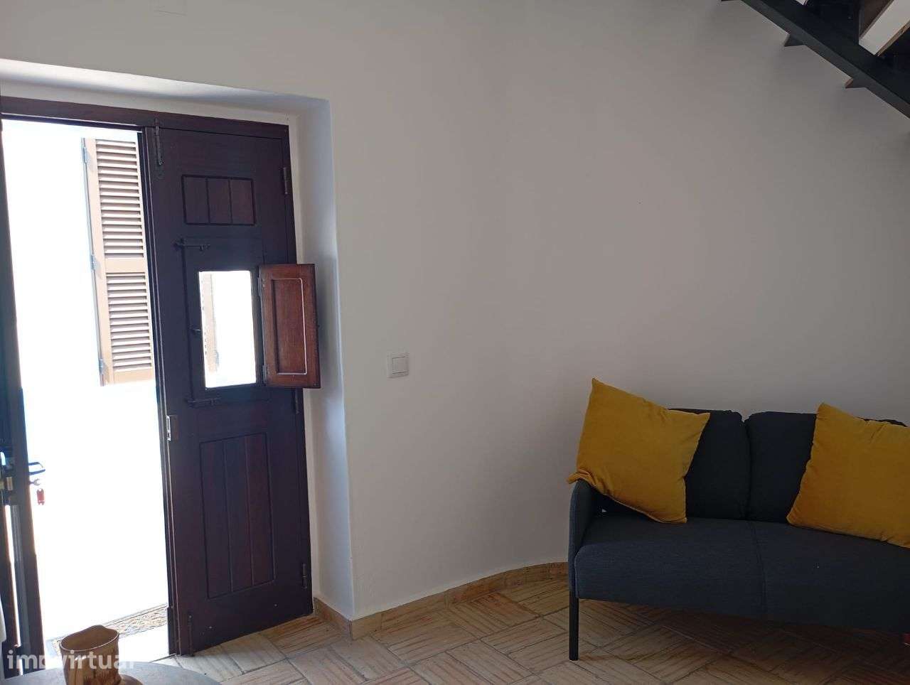 Moradia T2 em Alte, para arrendamento anual - Grande imagem: 2/15