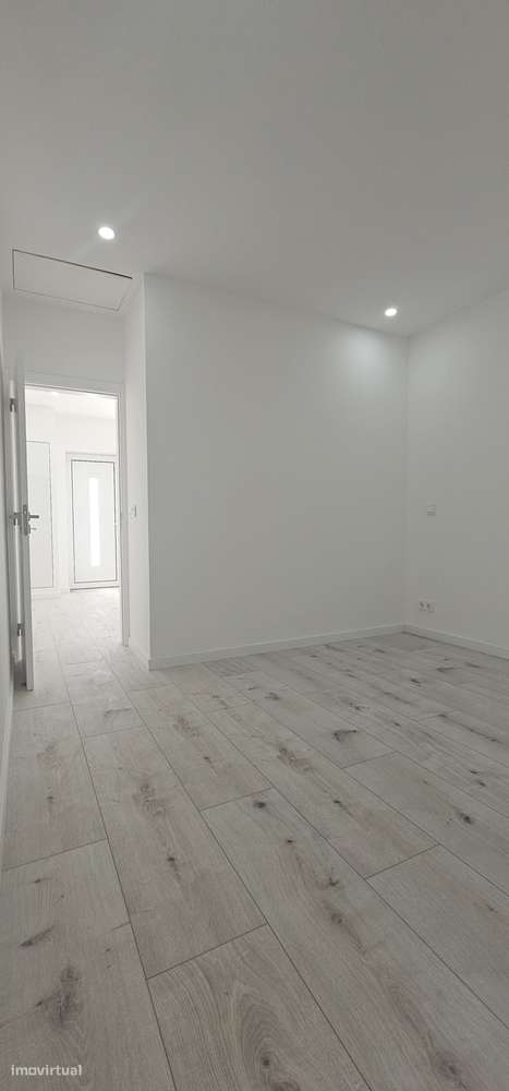 T1 a Estrear Totalmente Remodelado c/ Terraço - Grande imagem: 4/8