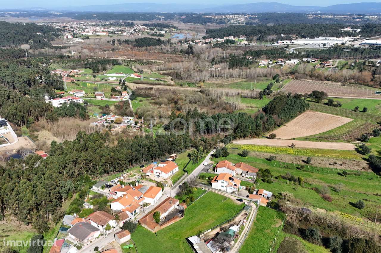 Terreno Urbanizável em Vila Verde – Excelente Localização-9