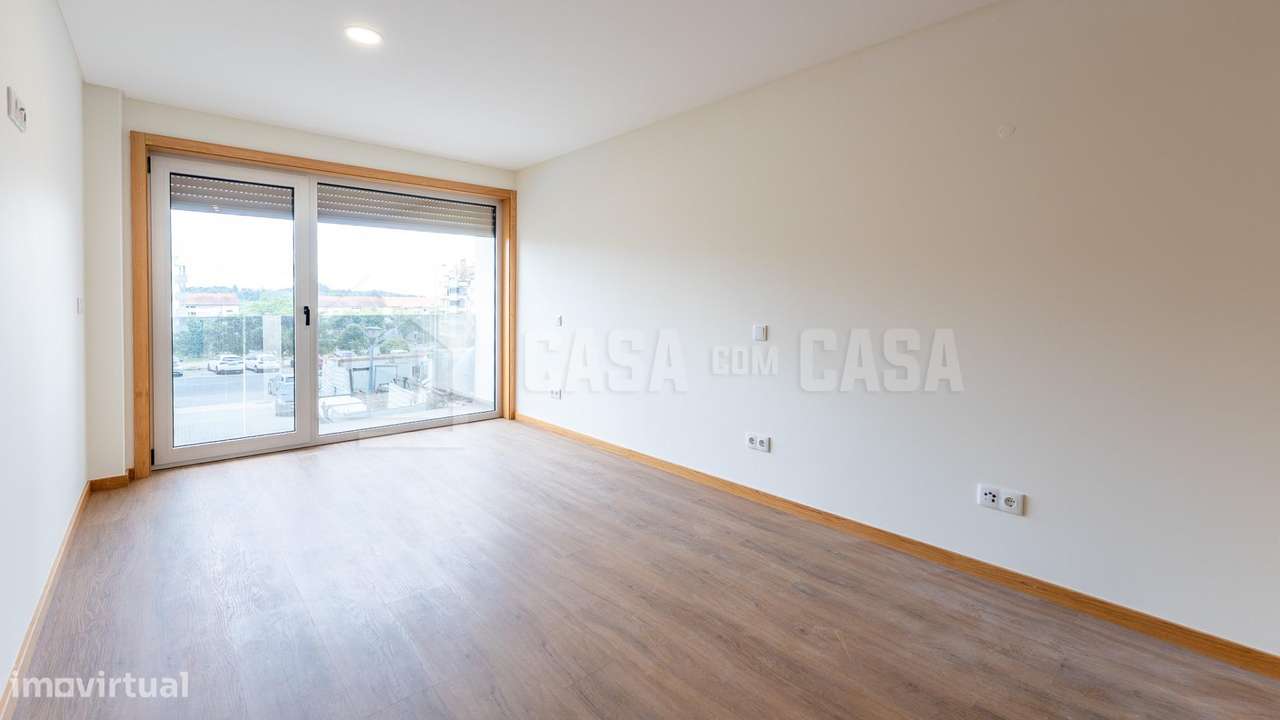 Apartamento T2 + Loja Qta. D’El Rei-8