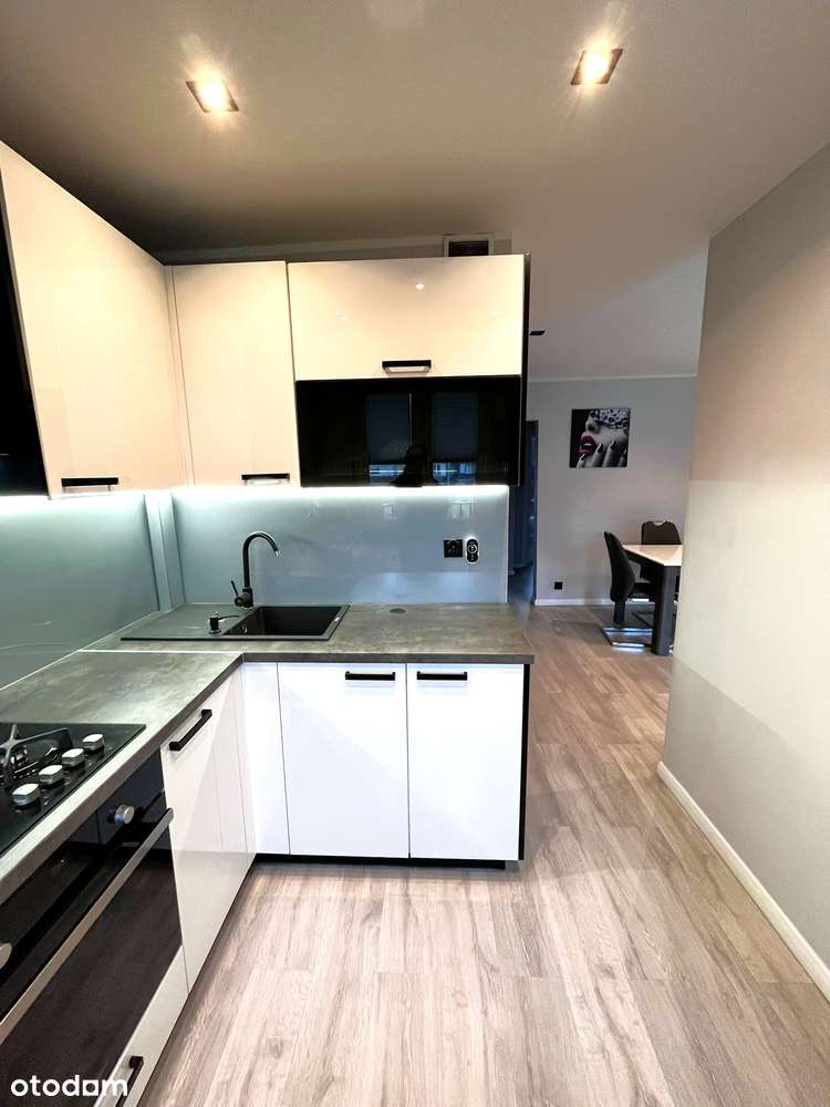 Przestronne 3 pokoje z dużym balkonem – Twoja oaza na 4 piętrze!-8