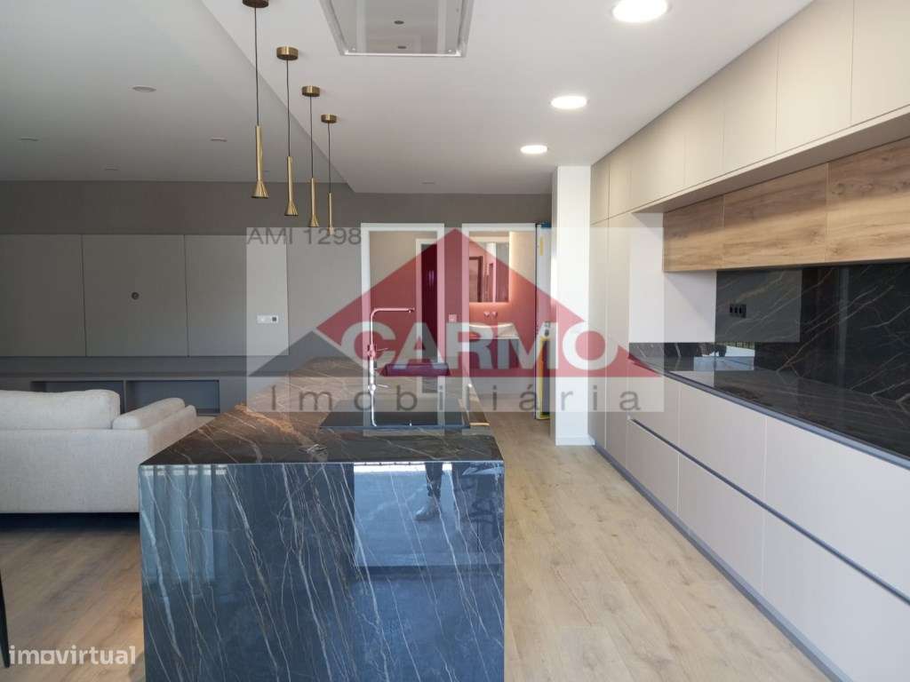 T3 com excelentes acabamentos lavandaria e Box.(Oferta da Escritura). - Grande imagem: 2/31