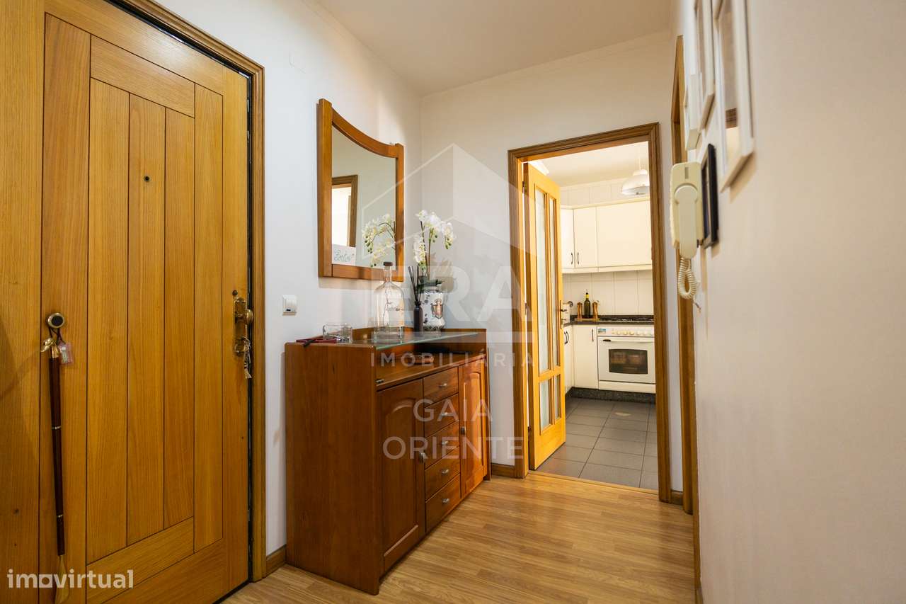 T2 com garagem e varanda junto à N1 – Seixezelo-6