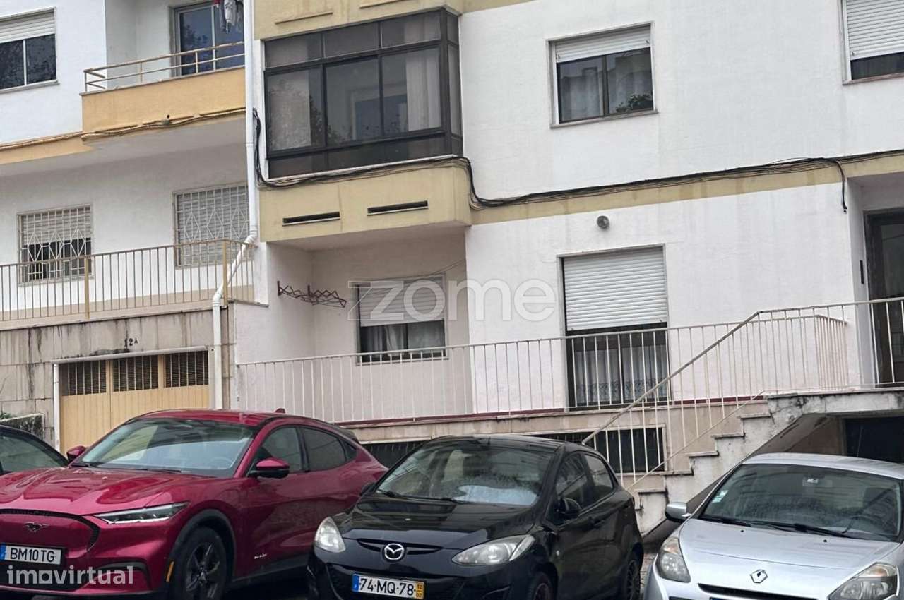 Magnifico T3 junto ao pavilhão Municipal Almada-0