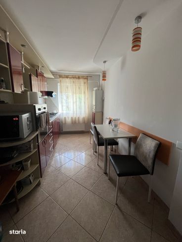 Apartament trei camere Zona Liceul Economic-1