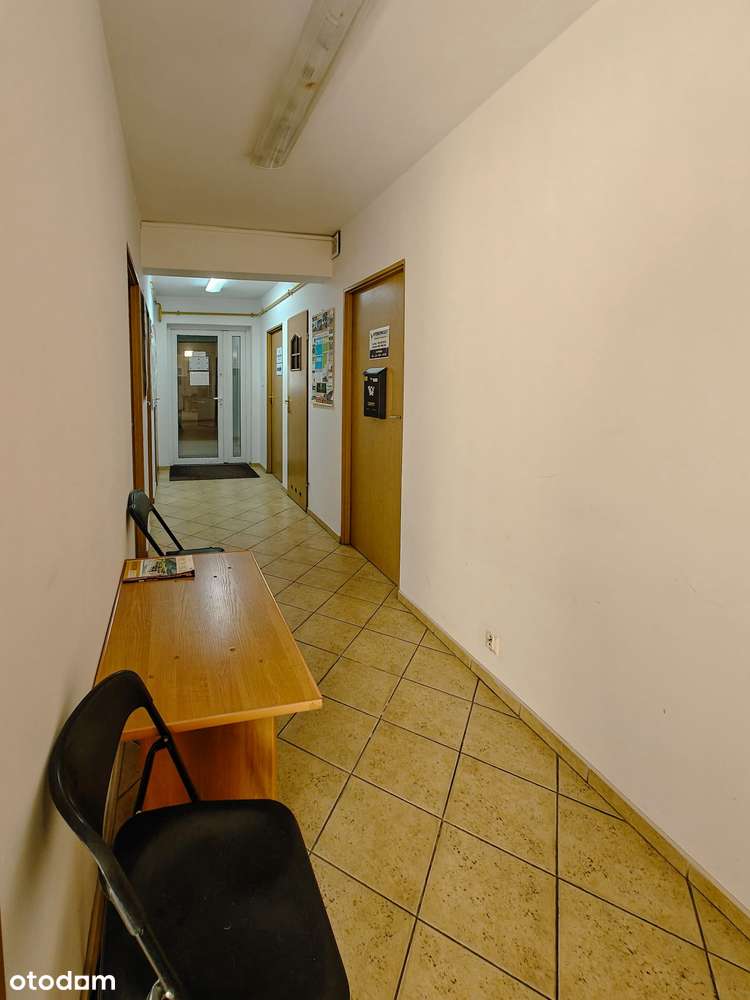 Lokal użytkowy z potencjałem mieszkalnym –95,42 m², centrum Bełchatowa-9