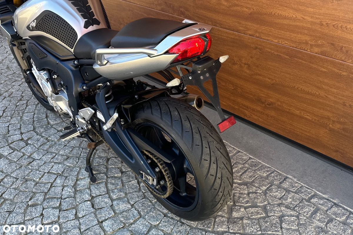 Yamaha FZ - 15