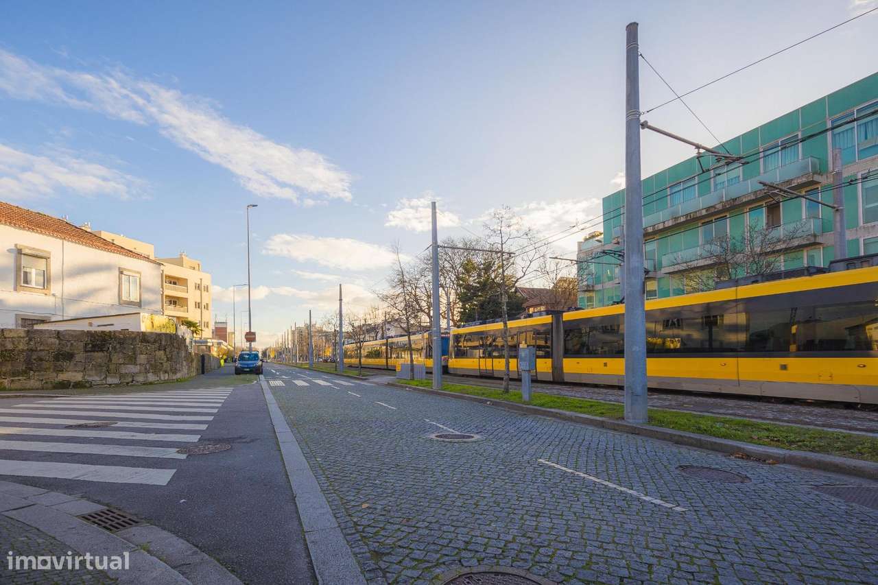 T1 Moderno e Luminoso com Metro Próximo e Acesso Rápido à Praia...-26