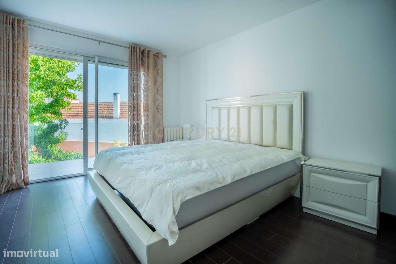 Moradia T4 com Piscina Privativa | Bicesse, Cascais-43