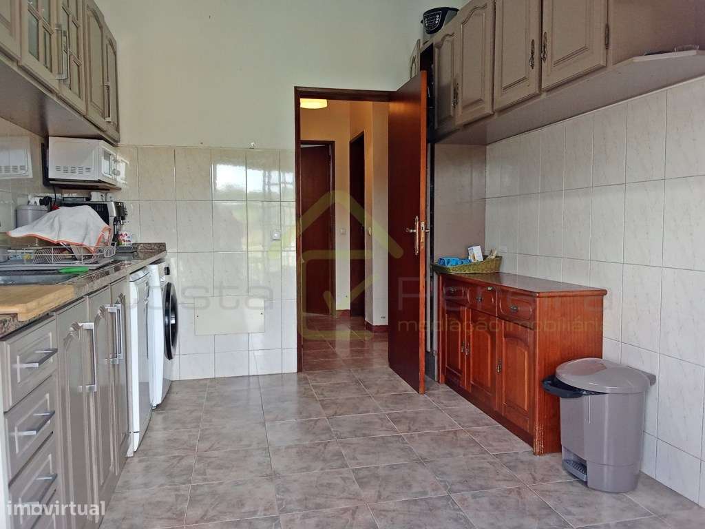 Moradia T3 +1 com espaço exterior e vista campo a minutos das Praias-9