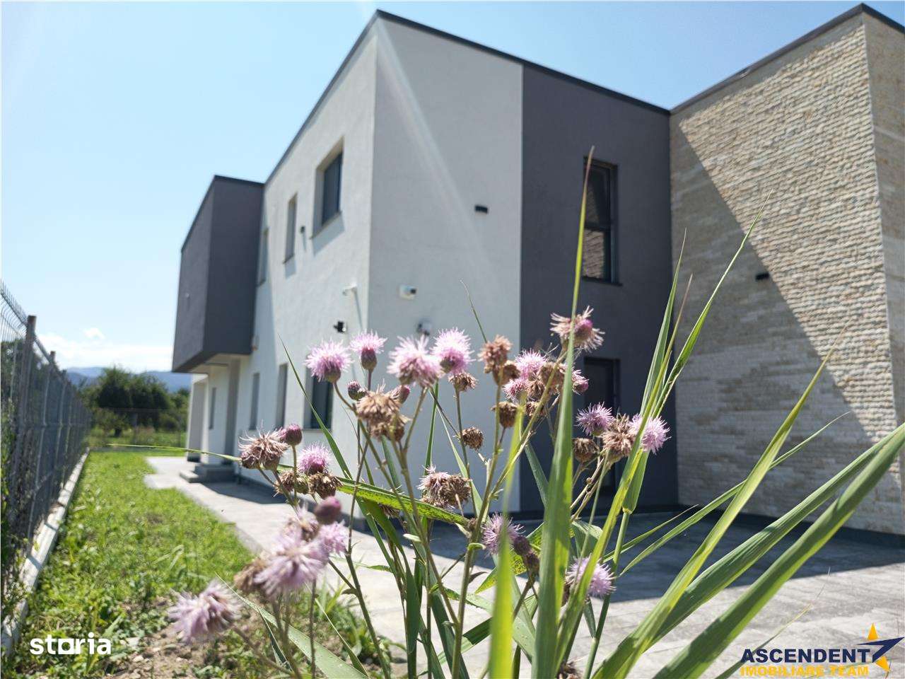 Vila impozanta, aspect deosebit, configuratie tip duplex, view, Brasov - Imagine principală: 1/11