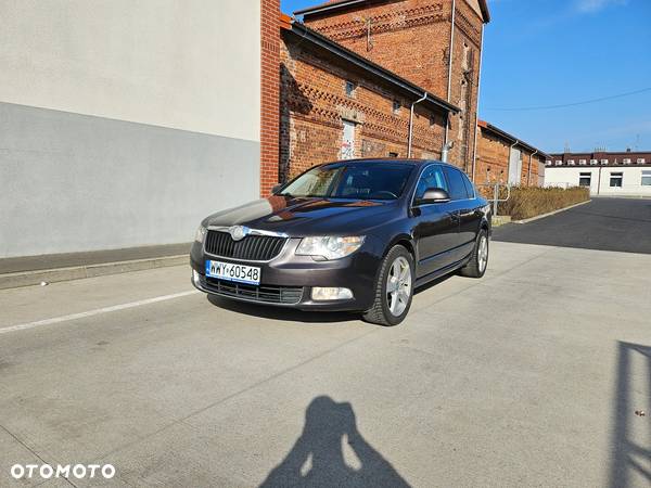 Skoda Superb 2.0 TDI Platinum - 4