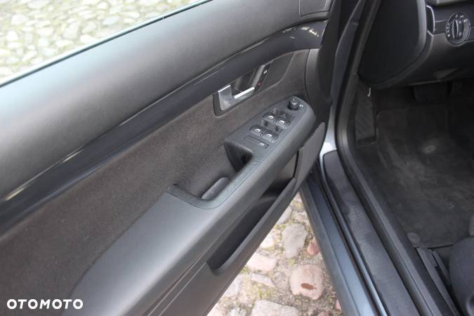 Audi A4 Avant 2.4 Multitronic - 12