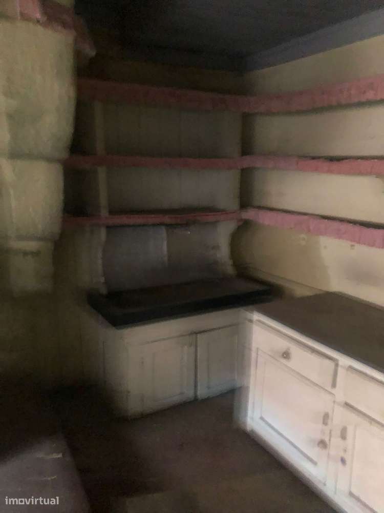 Prédio de 3 pisos no centro da capital da região demarcada do Douro-5