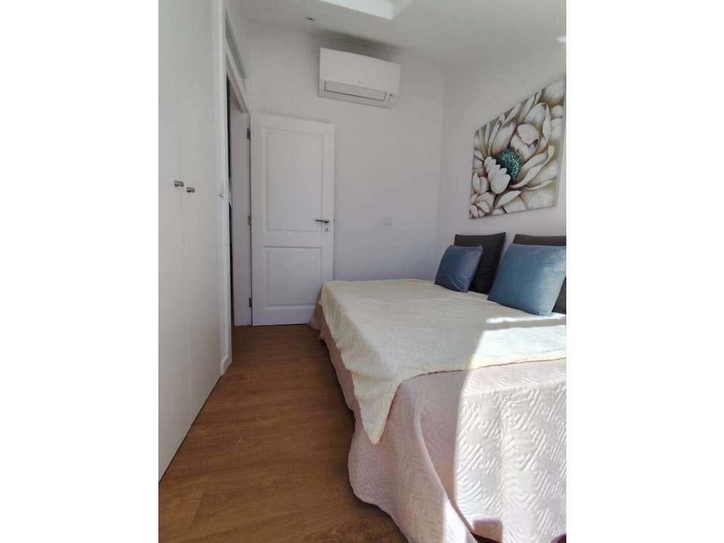Apartamento T2 Totalmente Remodelado com Vista de Rio em São Vicente-20