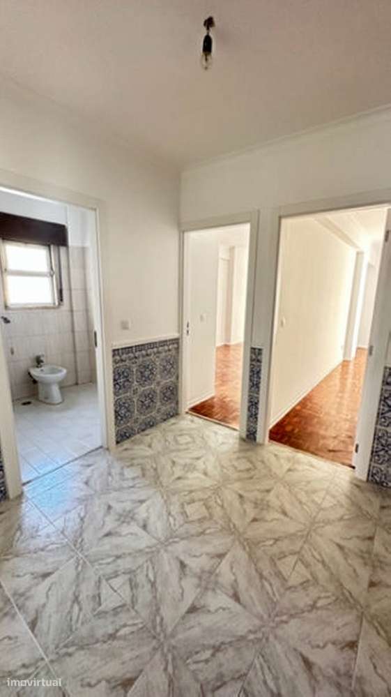 Apartamento T2 à venda na Avenida Santa Maria, Cacem-6