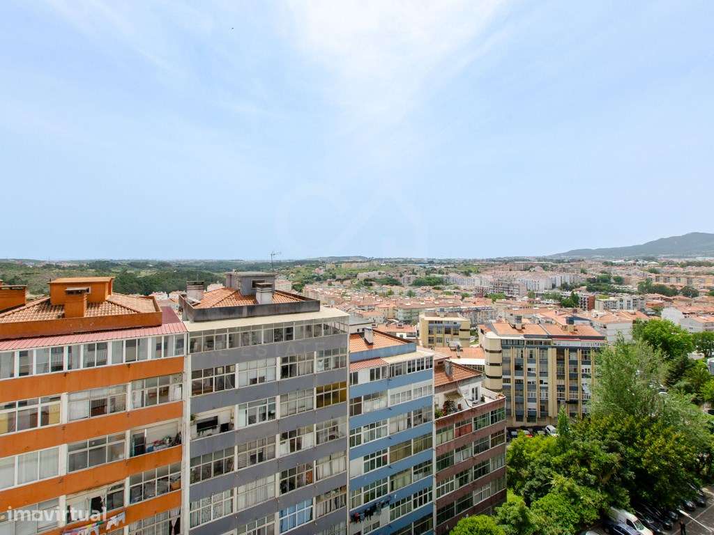 T3 com garagem, vista de serra e mar-14
