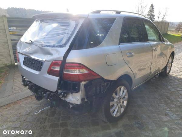 Mercedes-Benz ML 350 BlueTec 4-Matic - 5