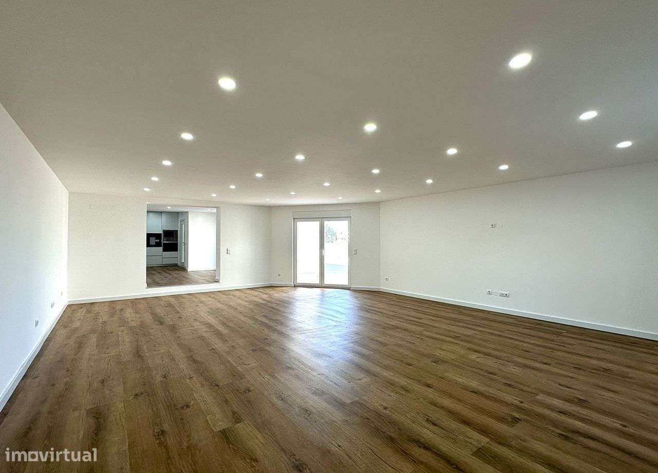 Espaçosa Moradia V4 com piscina - Coimbrã / Peniche-16