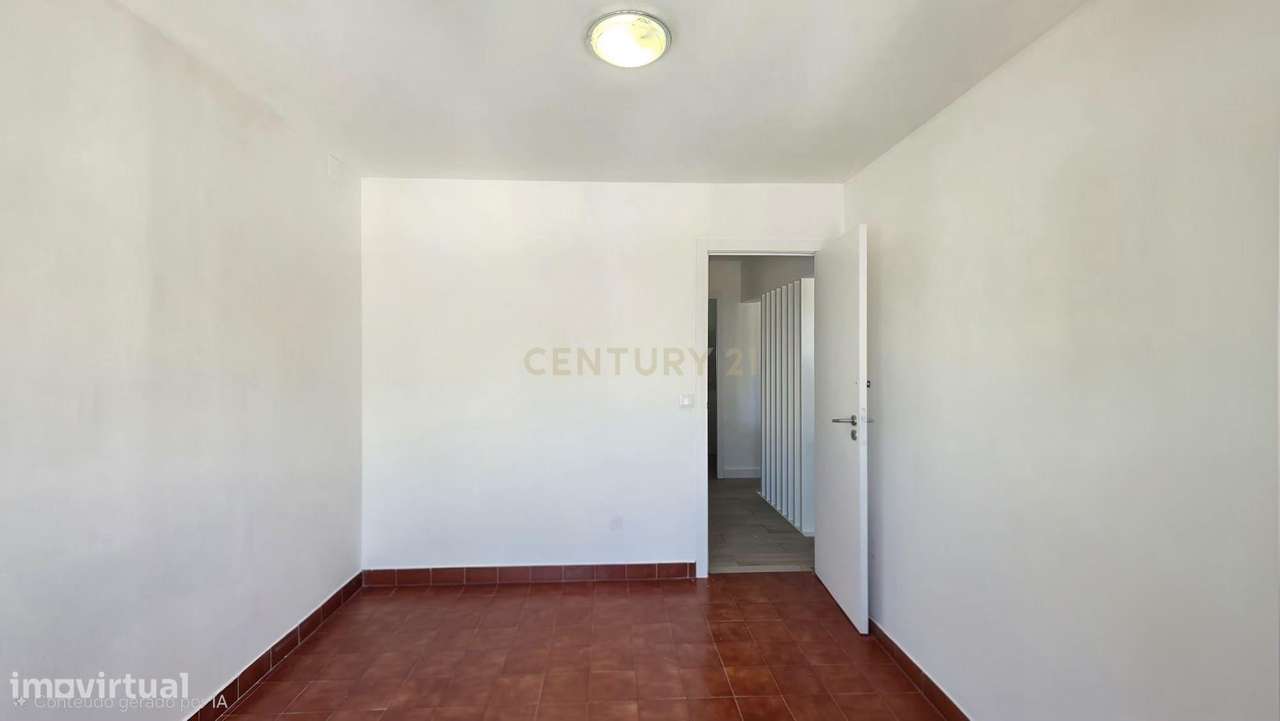 Apartamento T5 Duplex com Vista Panorâmica em Loures-10