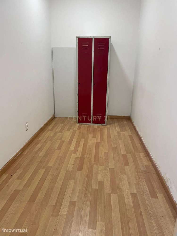 LOJA AMPLA NAS ARCADAS DO SHOPPING DE MASSAMÁ COM DUAS MONTRAS E GRAND - Grande imagem: 5/16