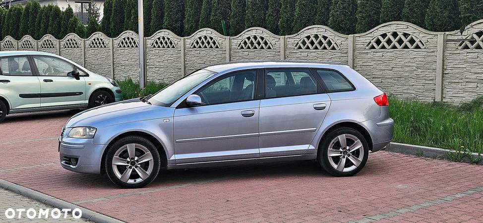 Audi A3 1.6 FSI Attraction - 18