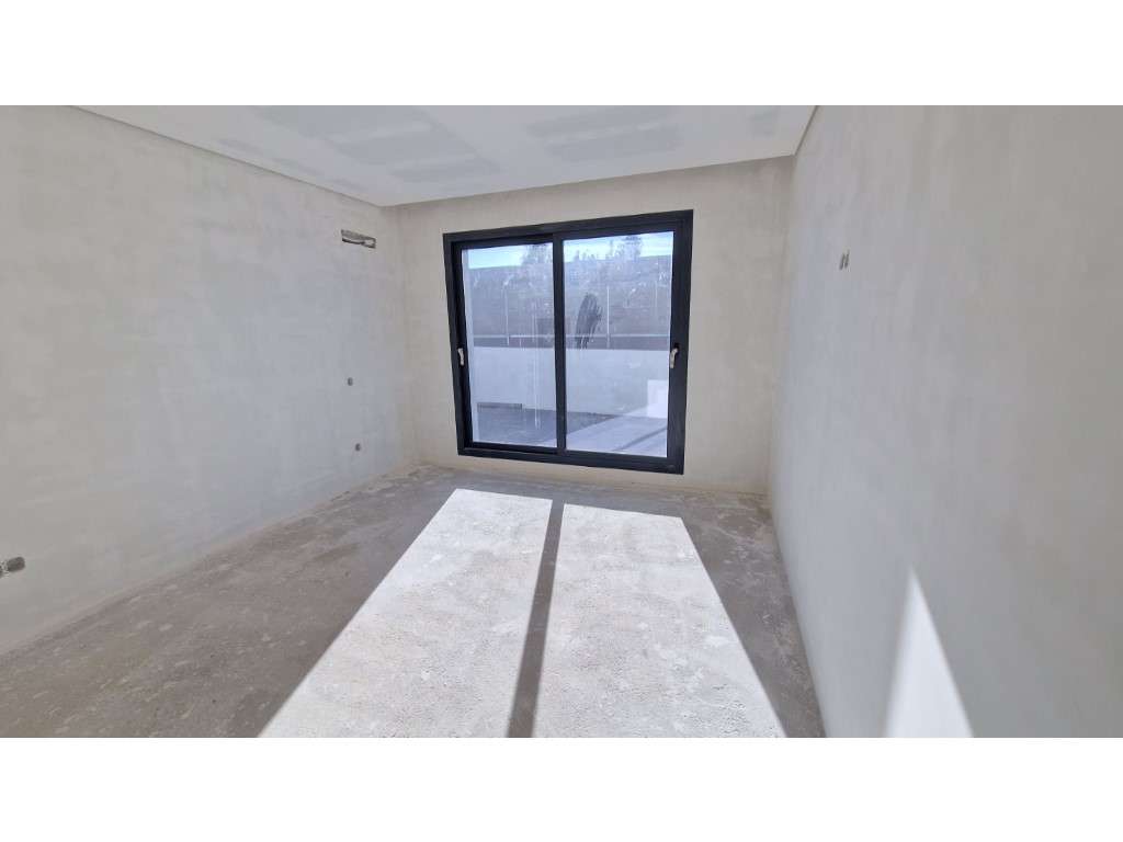 Moradia T3 de 3 frentes-10