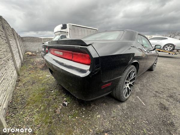 Dodge Challenger - 4