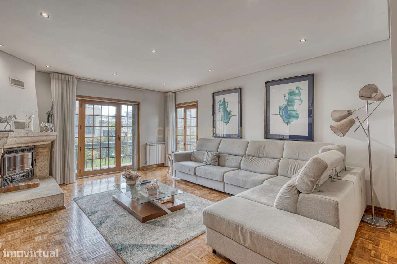 Espetacular Moradia T5 com 4 frentes no centro de Ermesinde - Grande imagem: 5/36