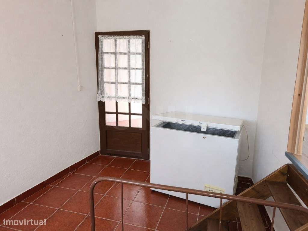 Muito Mais do Que Parece: Casa com traça tipicamente beirã. T1 com ...-15