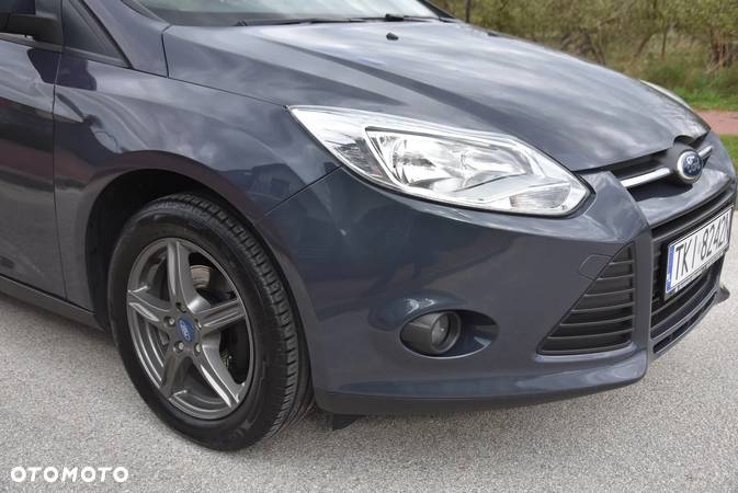 Ford Focus 1.6 Ambiente - 13