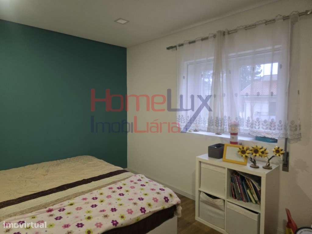 Andar Moradia T3 com Logradouro Privativo e Box para 2 carros !-16