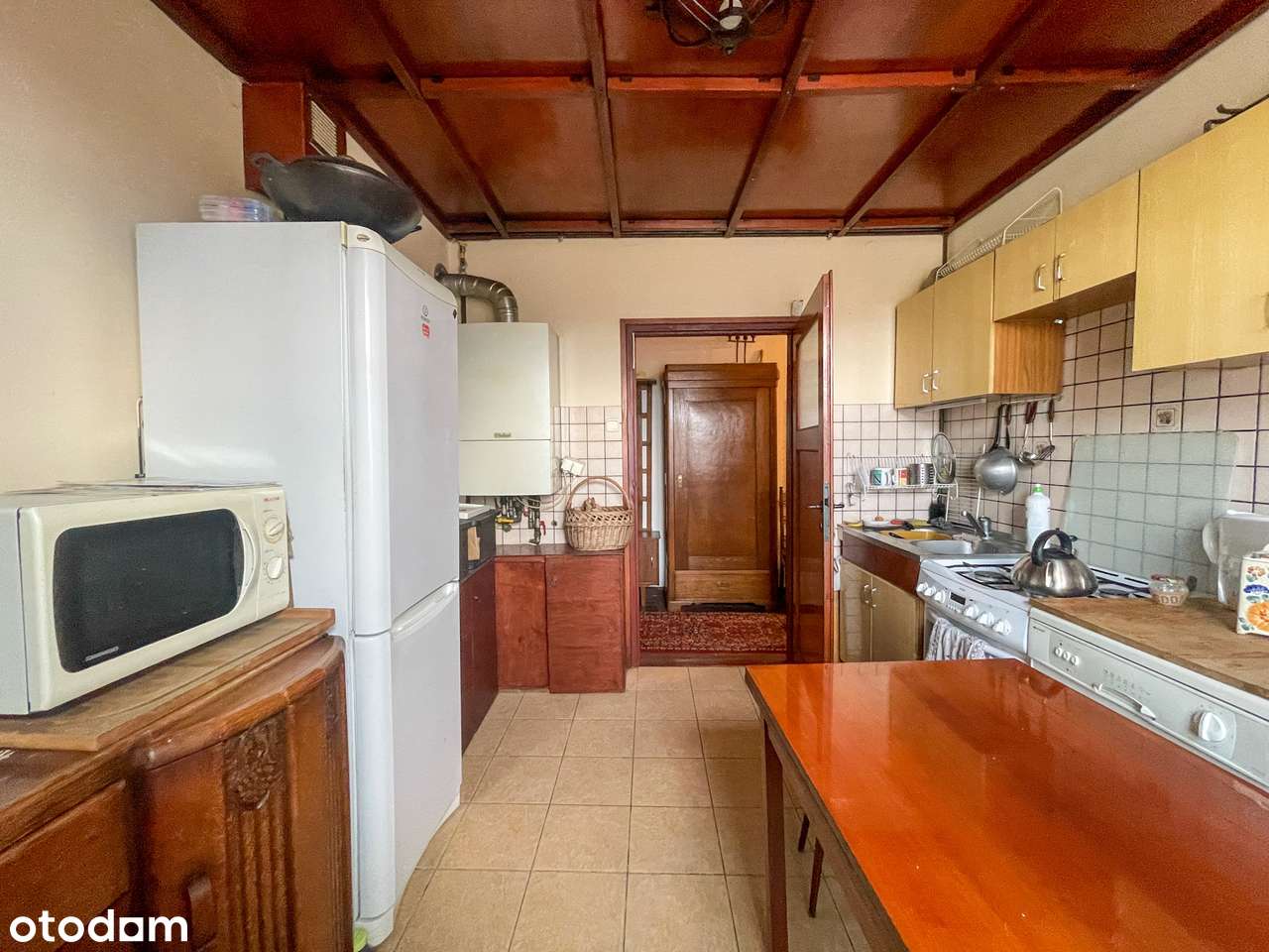 Przestronne wnętrze | 4 niezależne pokoje | podłogi i drzwi drewniane-9