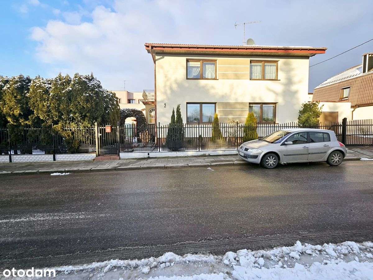 Przytulny dom w Aleksandrowie z fotowoltaiką.-4