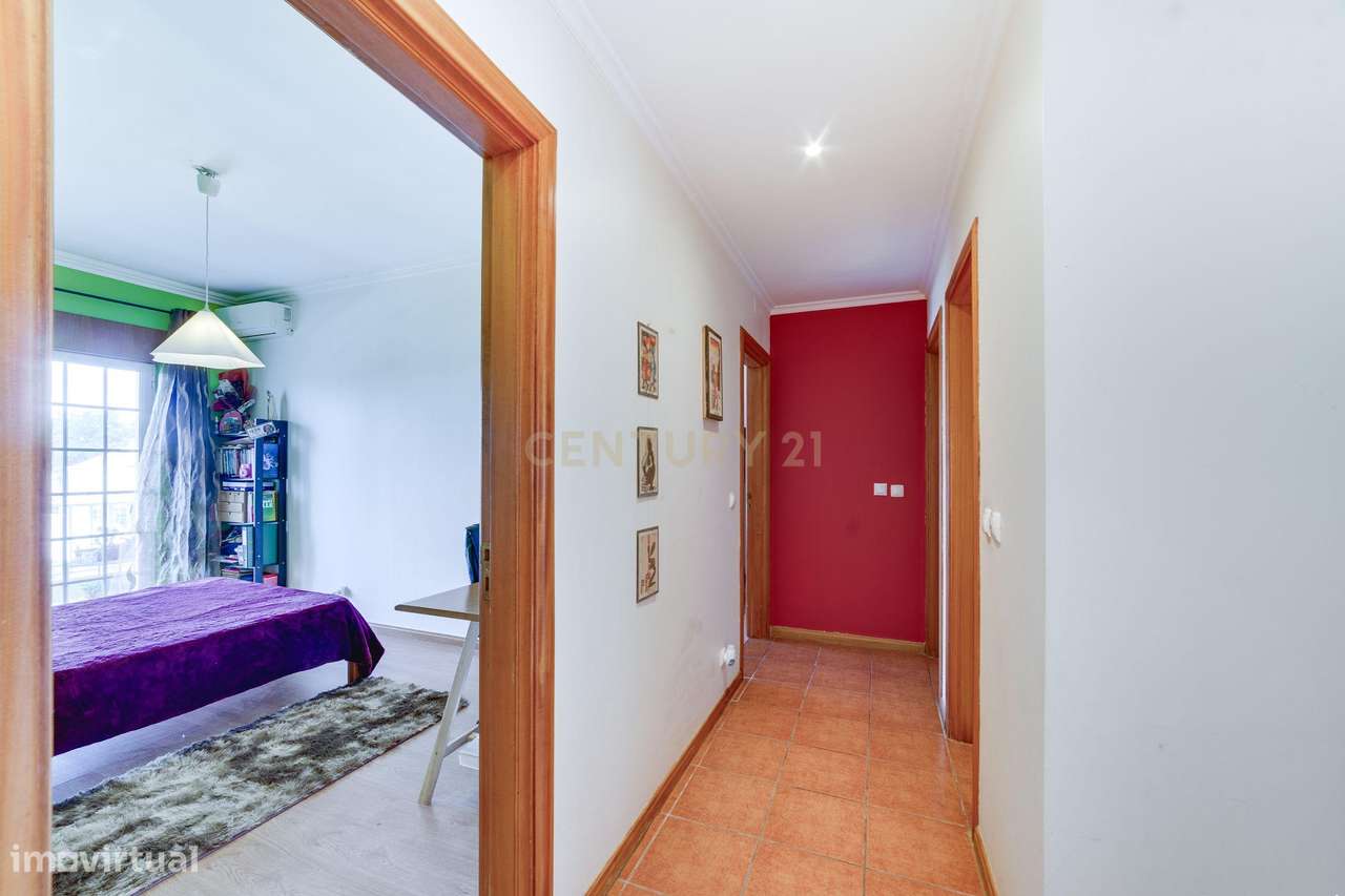 Espaçosa Moradia T3 em Quinta do Anjo, Palmela-12