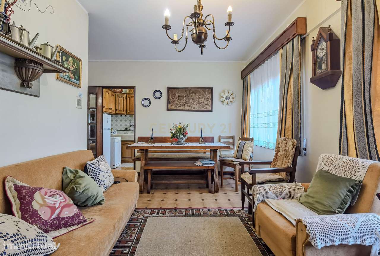 Moradia T4+1 em Pedra com Terreno de 1088m² em Pedrouços – Próxima ao-5