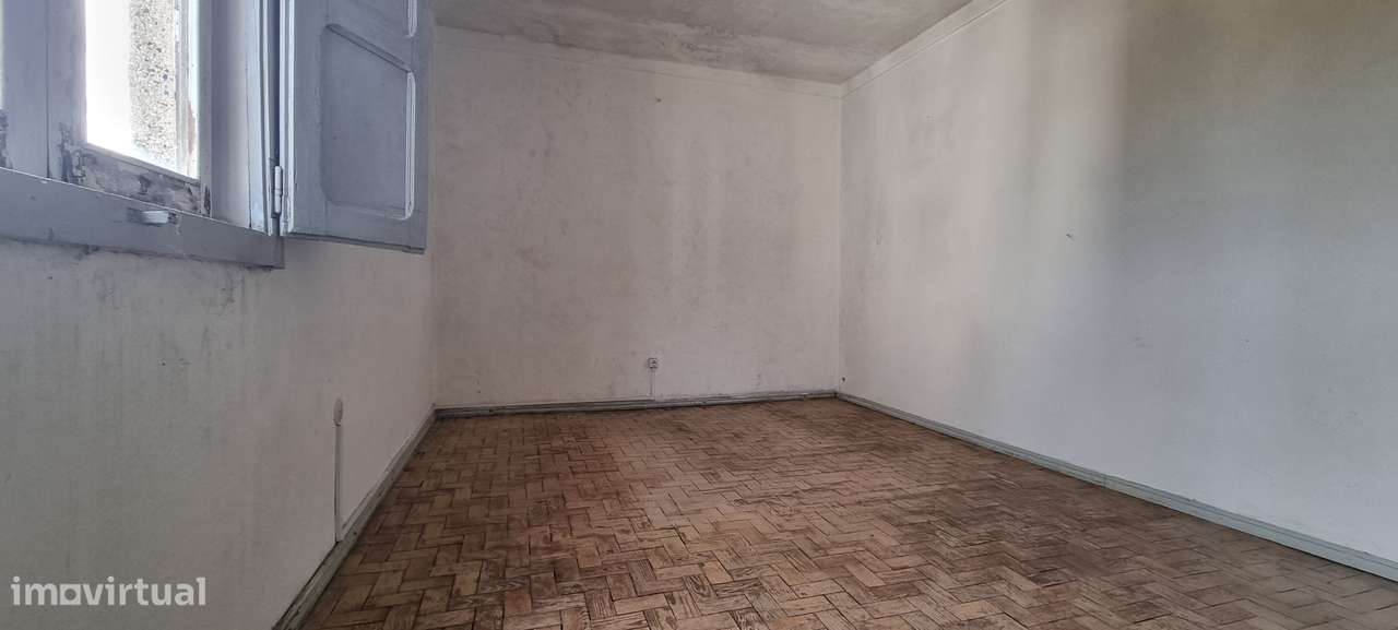 Moradia T8 (9 Assoalhadas) com Terreno- Vale de Gaviões - Margem - Grande imagem: 5/33