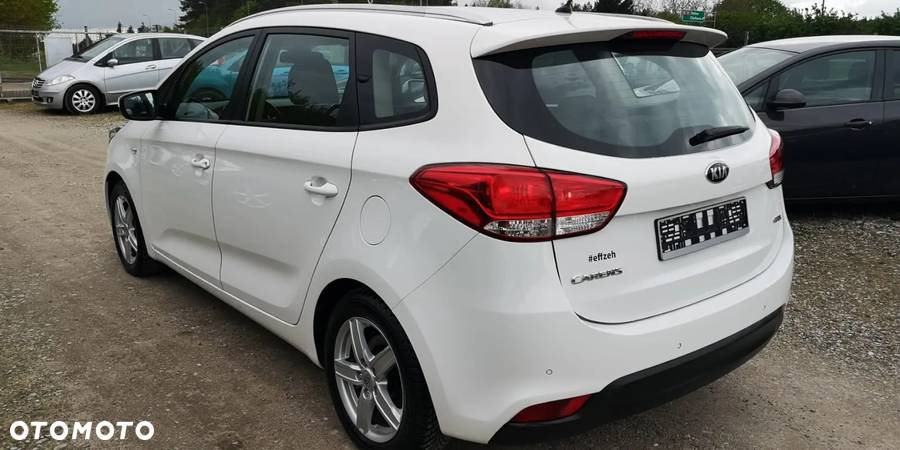 Kia Carens 1.7 CRDi M 7os - 9