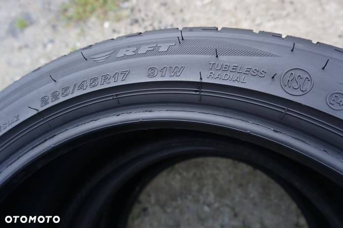 Bridgestone Potenza S001 225/45R17 91W RFT * L756 - 6