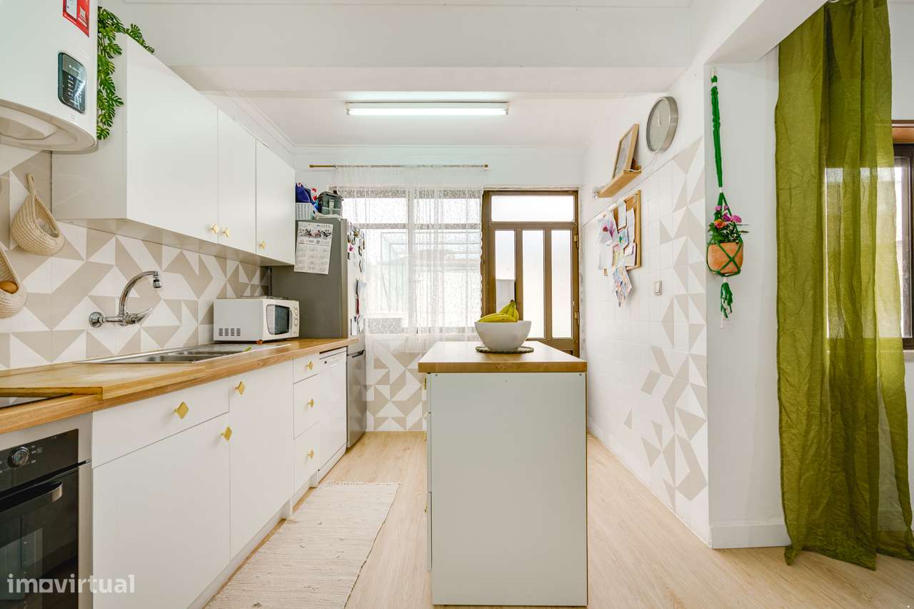 APARTAMENTO T3 | REMODELADO | TERRAÇO 100M2 | COLÉGIO REGGIO EMILIA-8