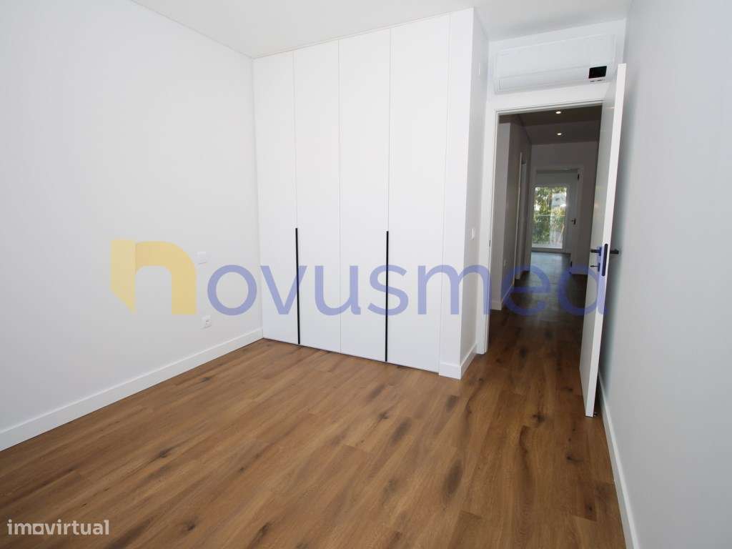 Penthouse tipo T3 com vista para o Mar a 300 metros da praia dos Al...-24