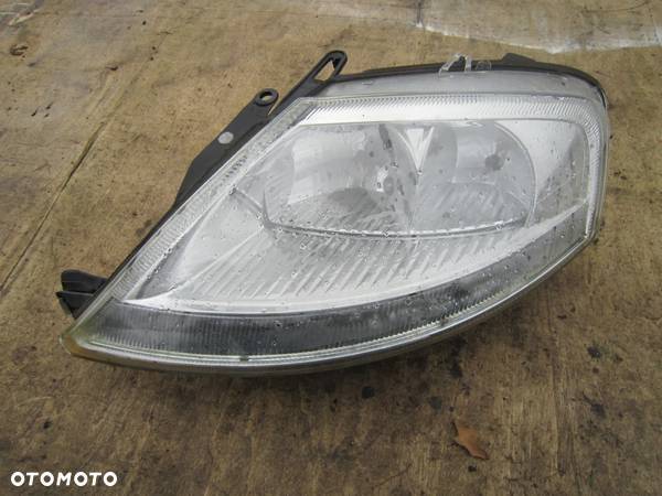 Lampa przód przednia lewa Citroen C3 I Anglik - 1