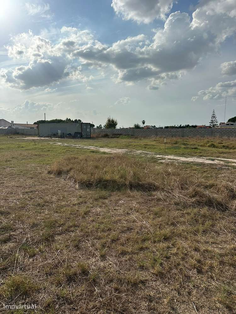 Terreno em Samora Correia - 2500m² com utilidades-3