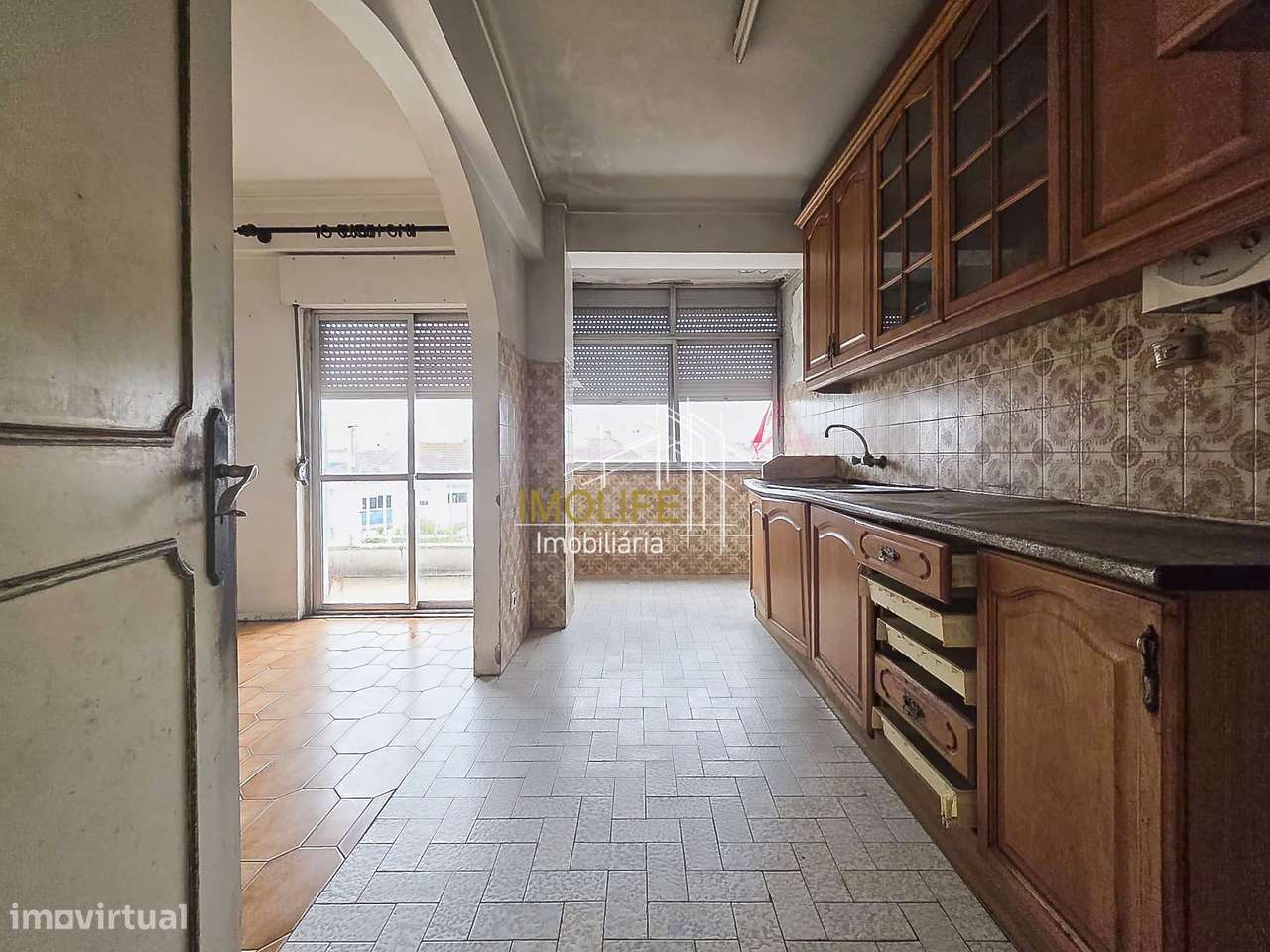 Apartamento T2 com varanda-12