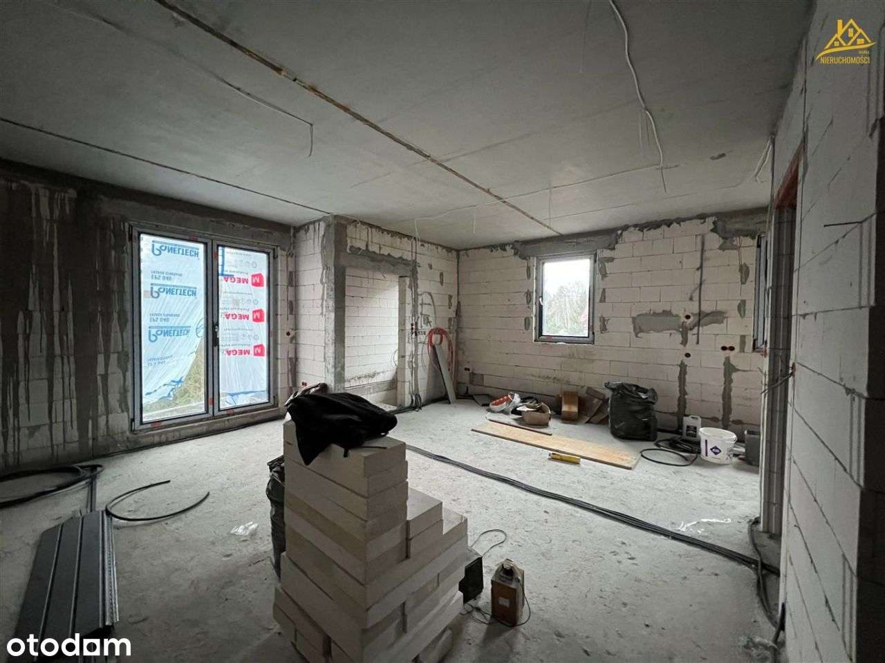 na sprzedaż mieszkania w apartamentowcu-14